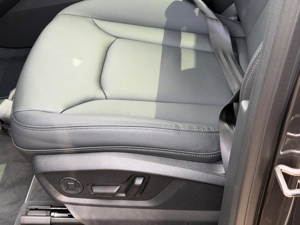 2026 Audi Q7 Premium