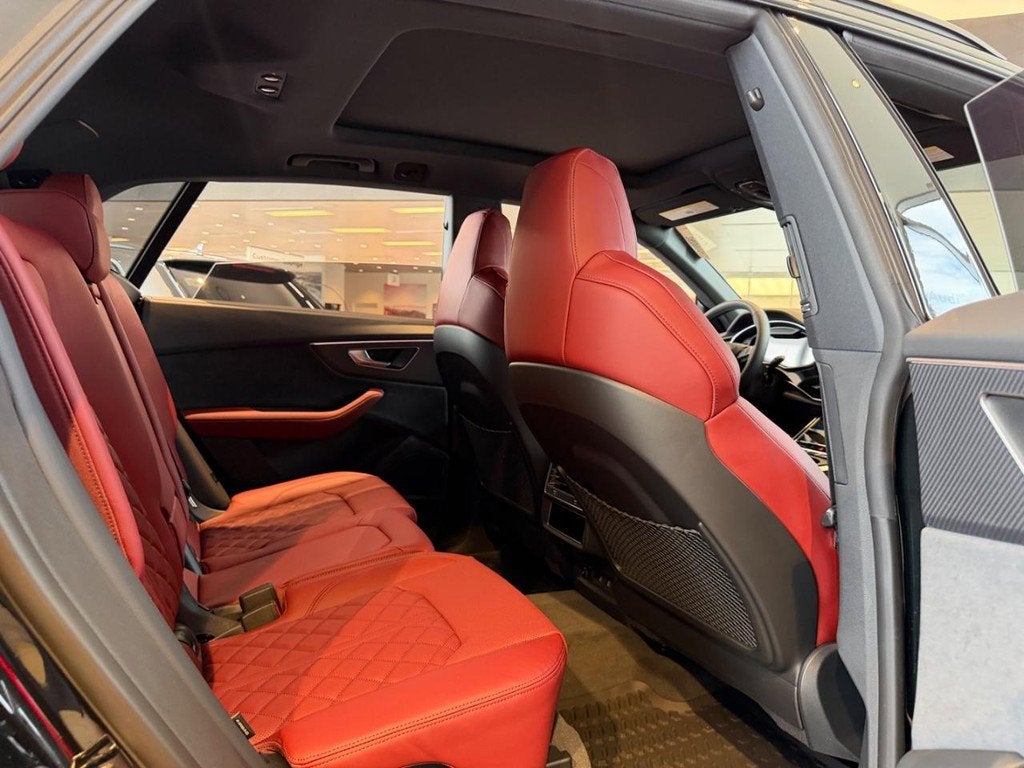 2026 Audi SQ8 Premium Plus