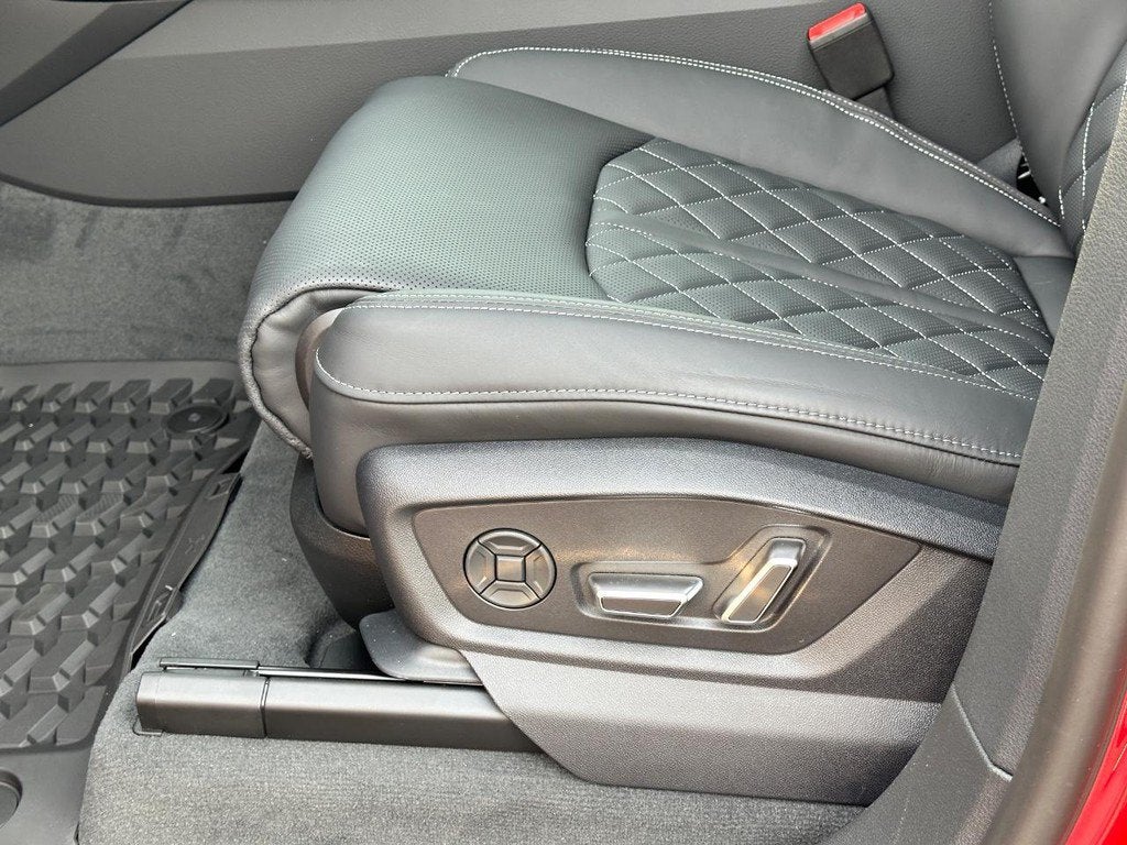 2026 Audi SQ8 Premium Plus