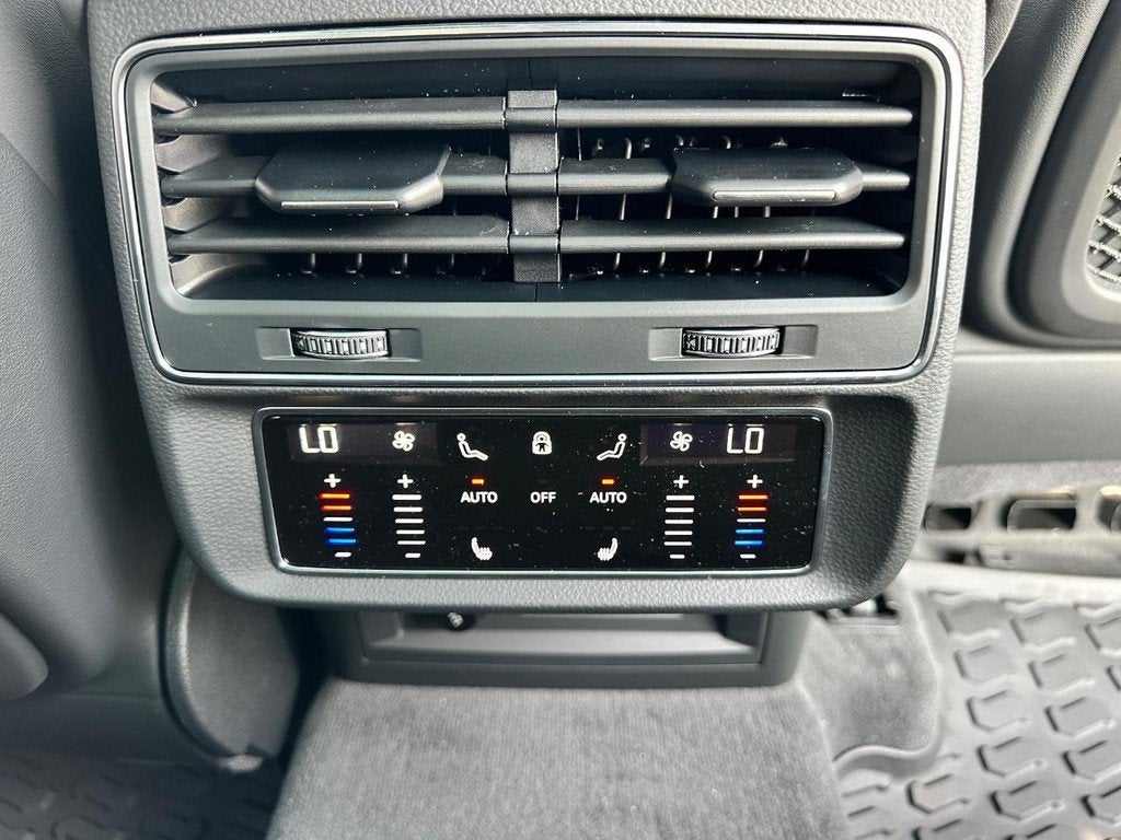 2026 Audi SQ8 Premium Plus