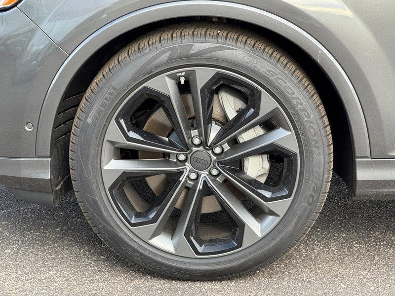 2026 Audi Q7 Premium Plus