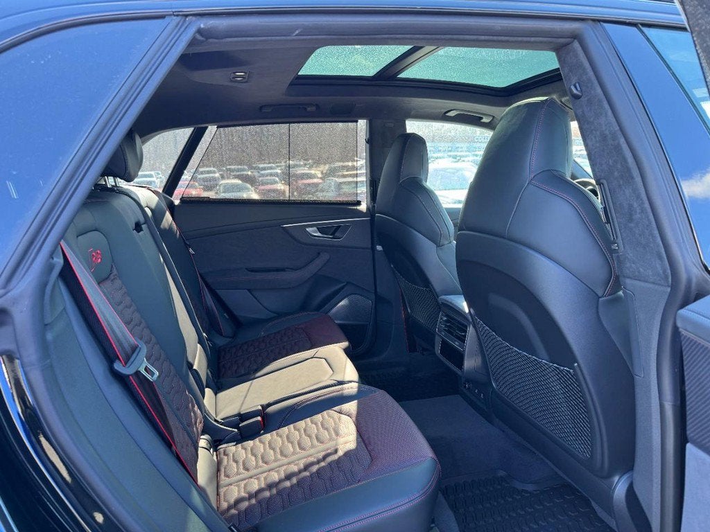 2026 Audi RS Q8 performance