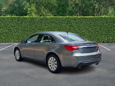 2013 Chrysler 200 4dr Sdn LX