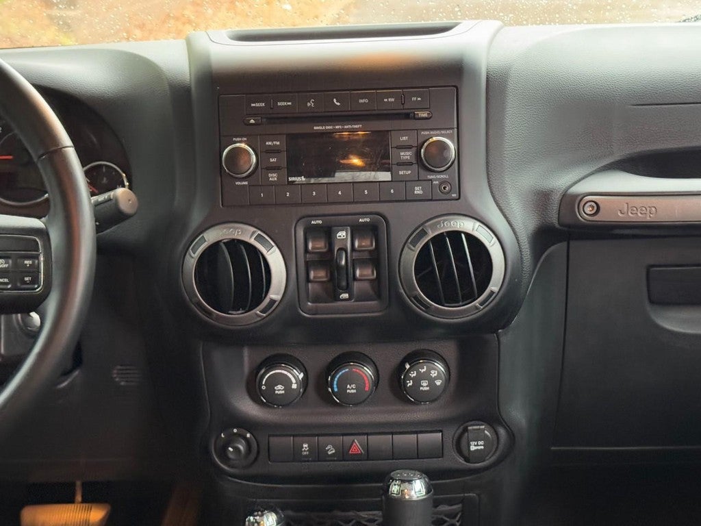 2015 Jeep Wrangler Unlimited 4WD 4dr Sport