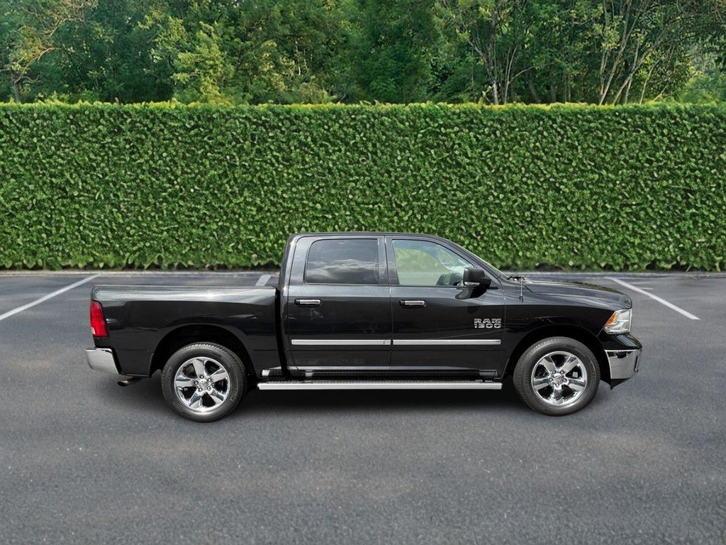 2015 RAM 1500 4WD Crew Cab 140.5" Big Horn