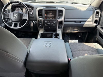 2015 RAM 1500 4WD Crew Cab 140.5" Big Horn