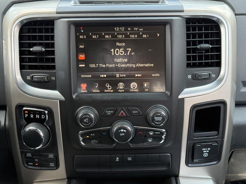 2015 RAM 1500 4WD Crew Cab 140.5" Big Horn
