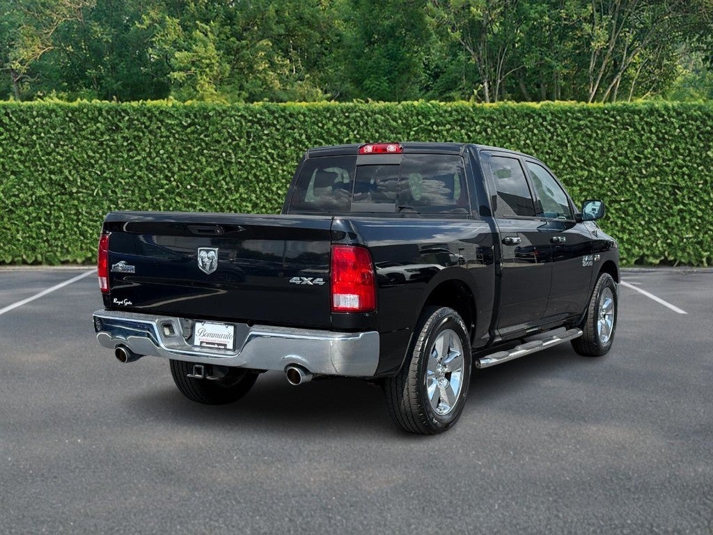 2015 RAM 1500 4WD Crew Cab 140.5" Big Horn