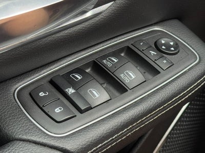 2021 RAM 1500 Laramie 4x4 Crew Cab 5'7" Box