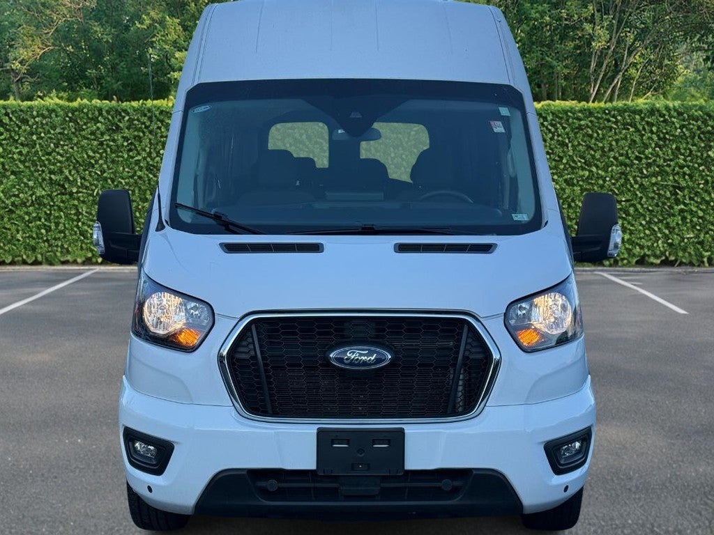 2025 Ford Transit Passenger Wagon T-350 148" High Roof XLT RWD