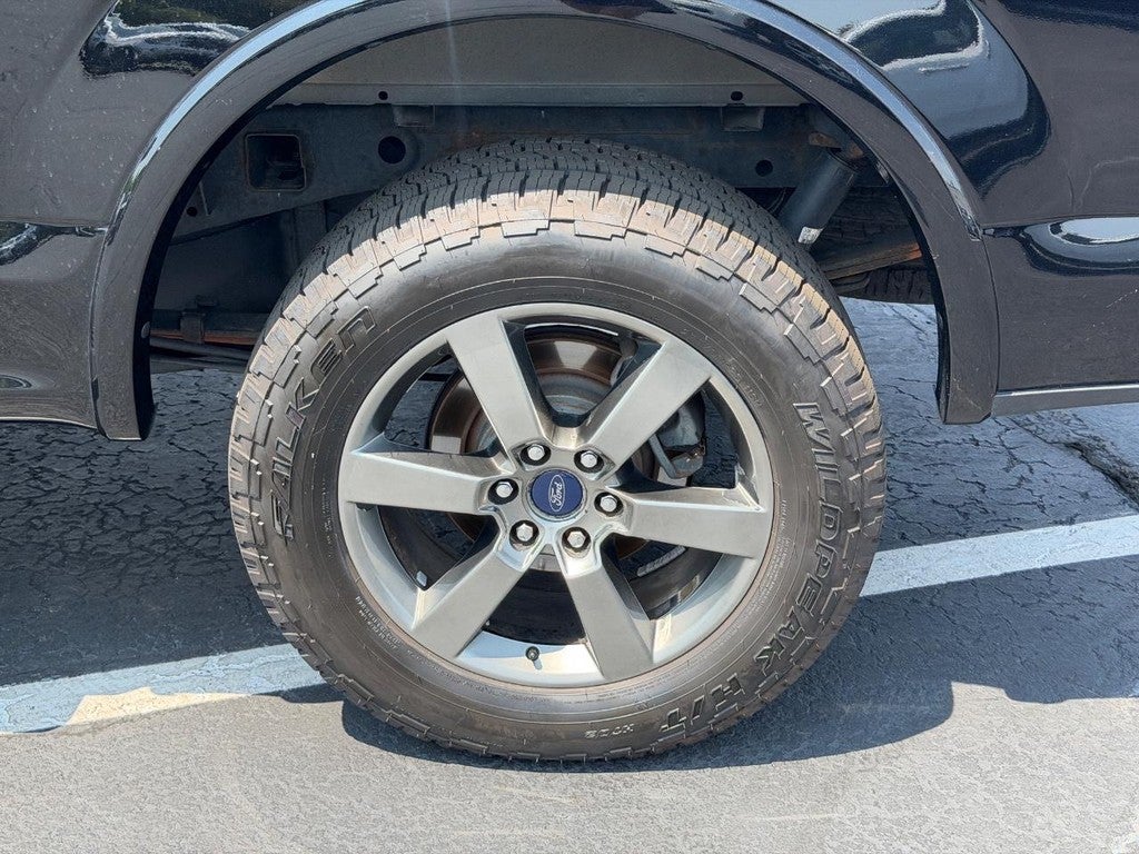 2016 Ford F-150 4WD SuperCrew 145" Lariat