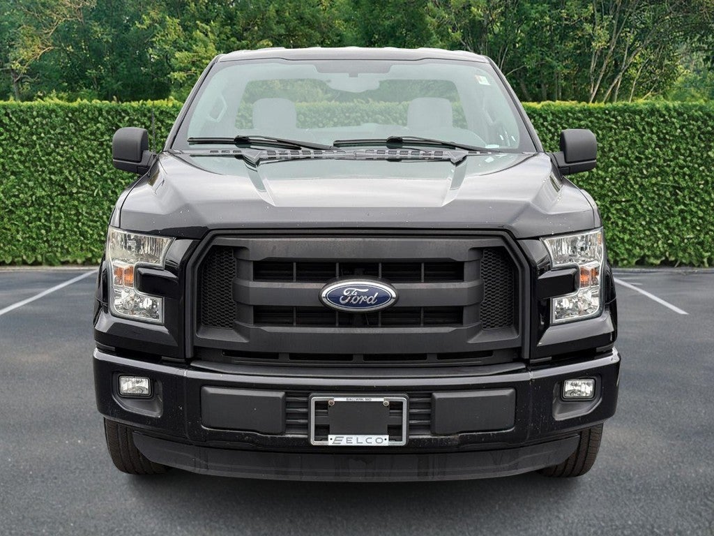 2016 Ford F-150 2WD Reg Cab 122.5" XL