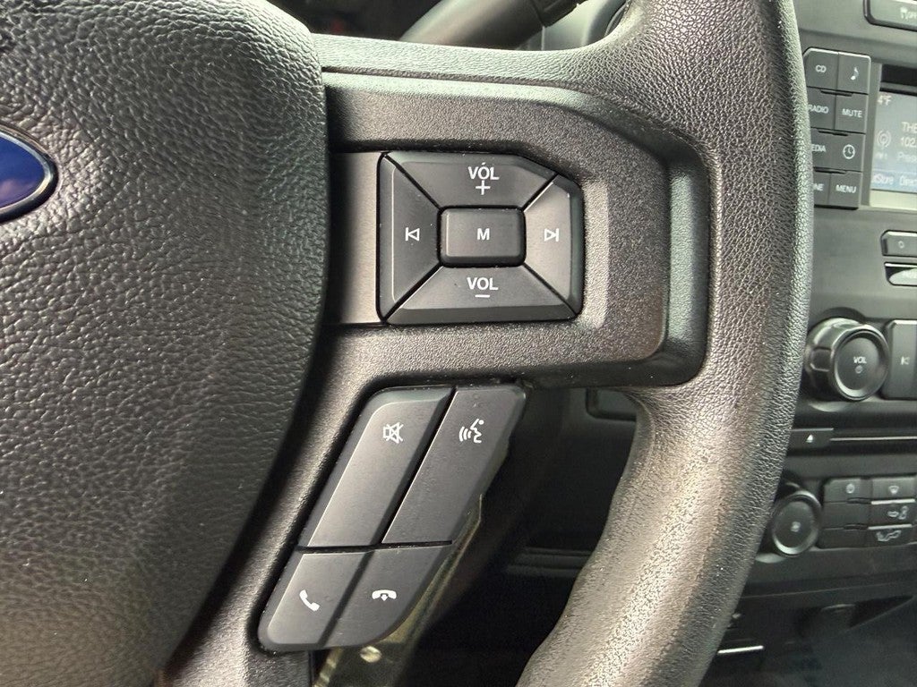 2016 Ford F-150 2WD Reg Cab 122.5" XL
