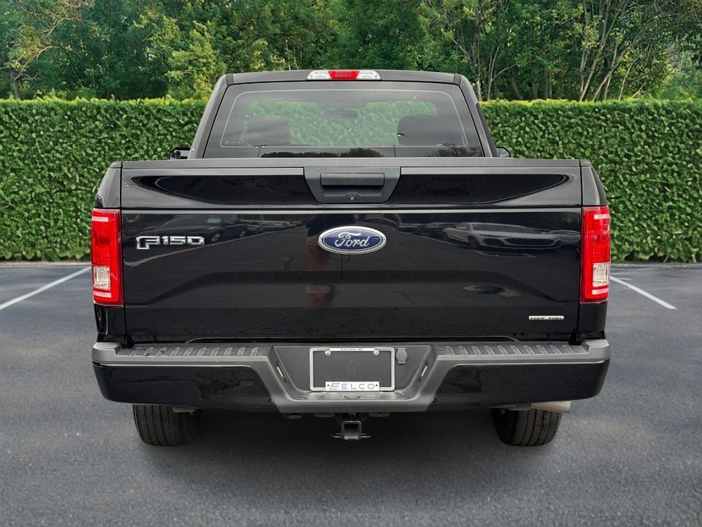 2016 Ford F-150 2WD Reg Cab 122.5" XL