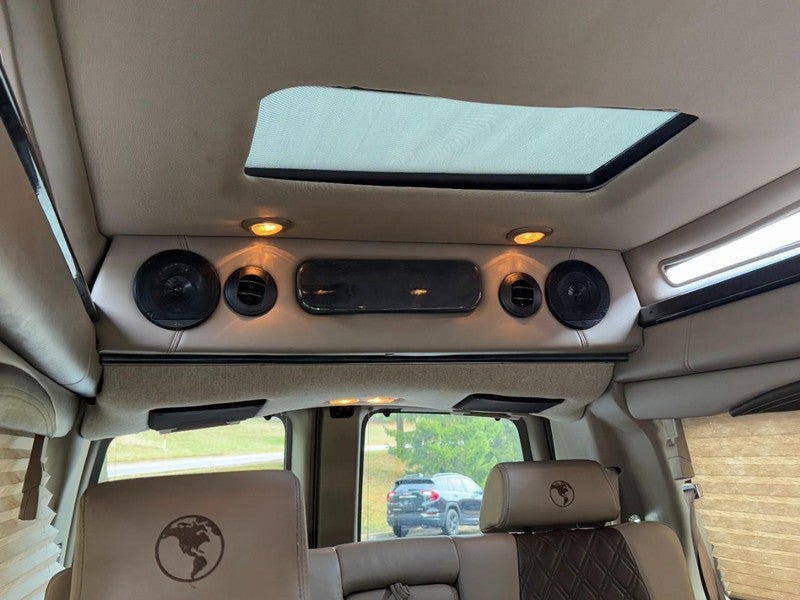 2021 Chevrolet Express Passenger RWD 3500 155" LS