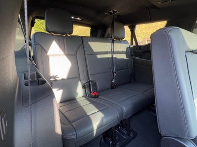 2025 Chevrolet Suburban 4WD 4dr RST