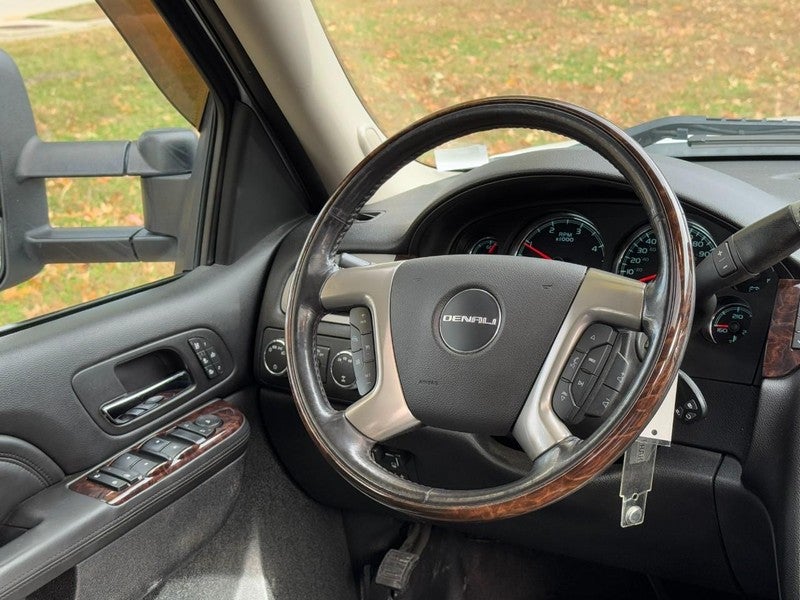 2013 GMC Sierra 2500HD 4WD Crew Cab 153.7" Denali