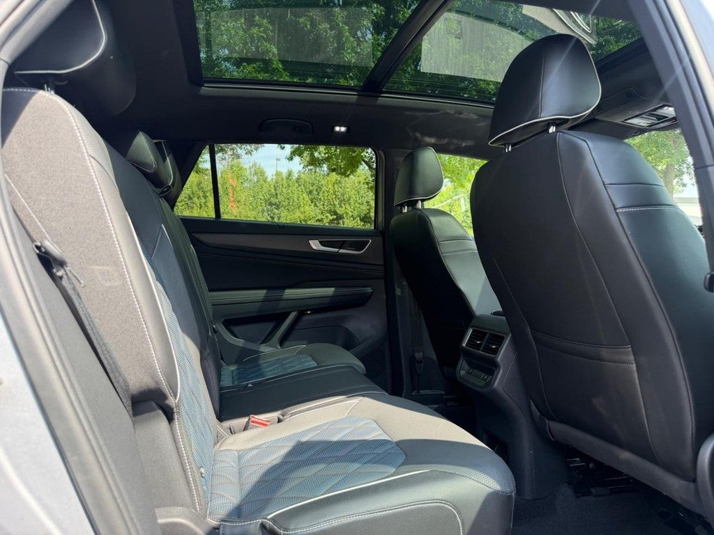 2024 Volkswagen Atlas Cross Sport 2.0T SEL Premium R-Line 4MOTION