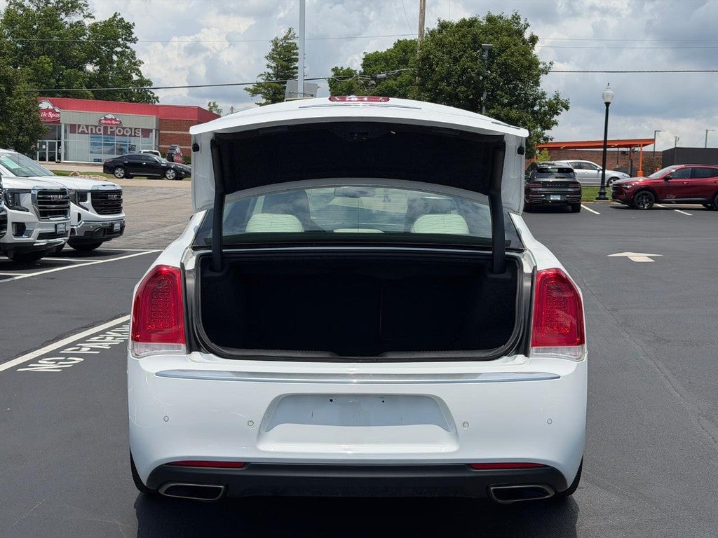 2021 Chrysler 300 Touring L RWD
