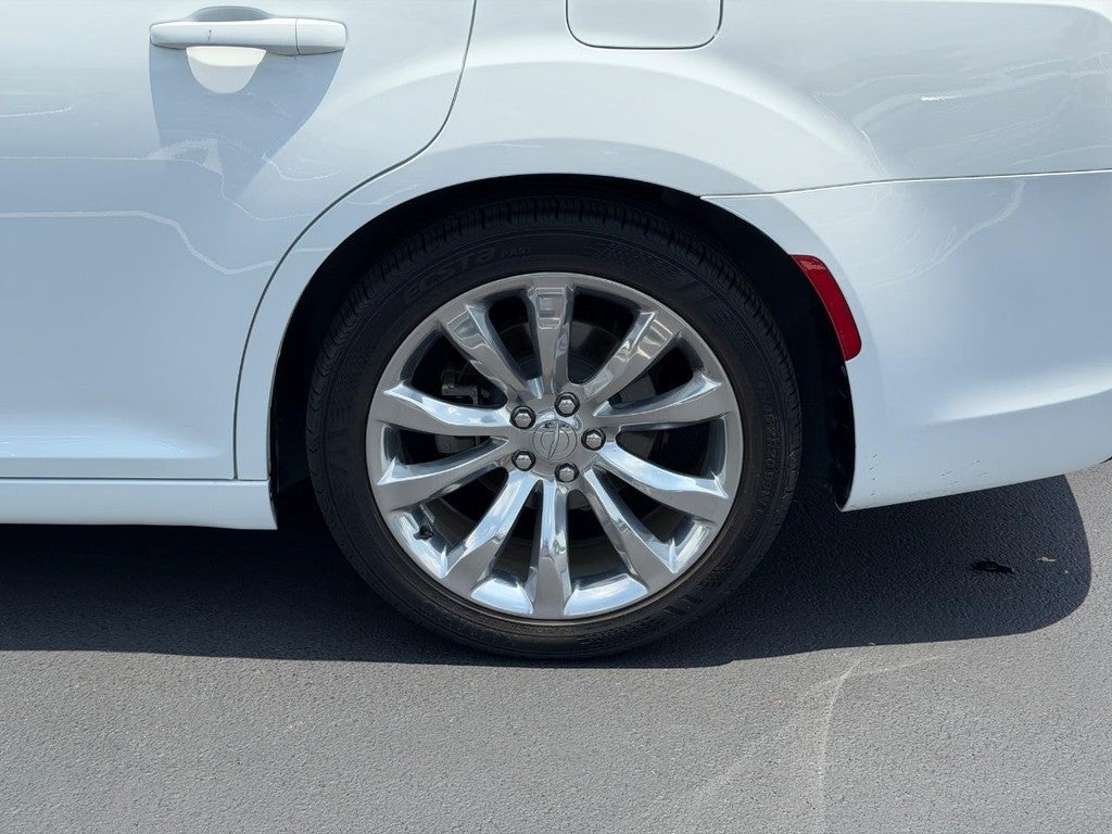 2021 Chrysler 300 Touring L RWD
