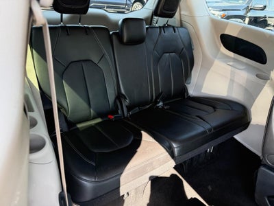 2024 Chrysler Pacifica Touring L FWD