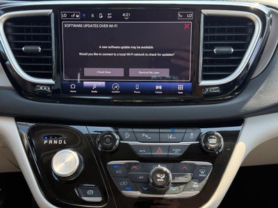 2024 Chrysler Pacifica Touring L FWD