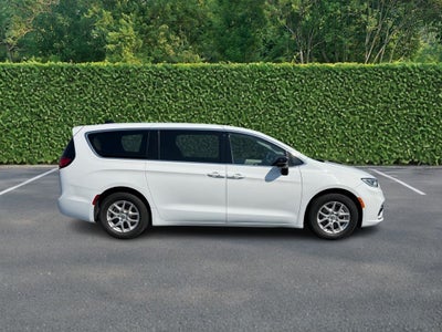 2024 Chrysler Pacifica Touring L FWD