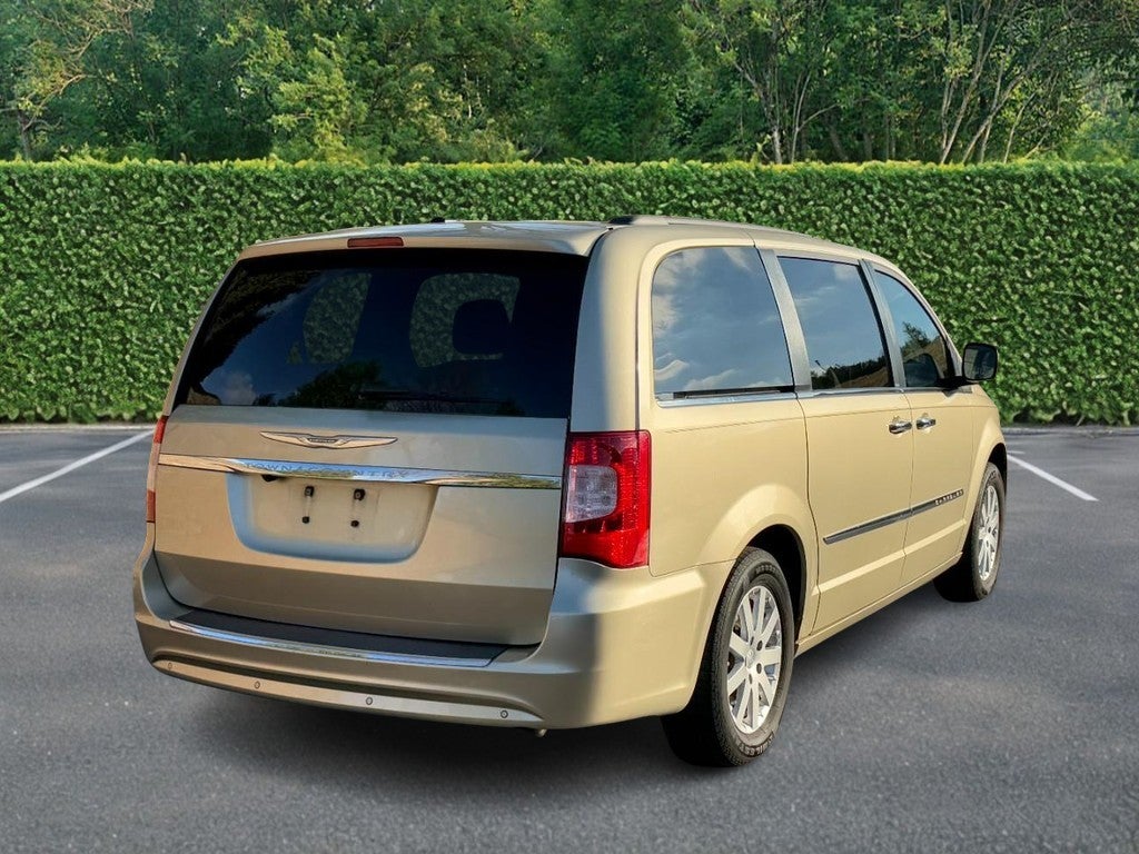 2012 Chrysler Town & Country 4dr Wgn Touring-L