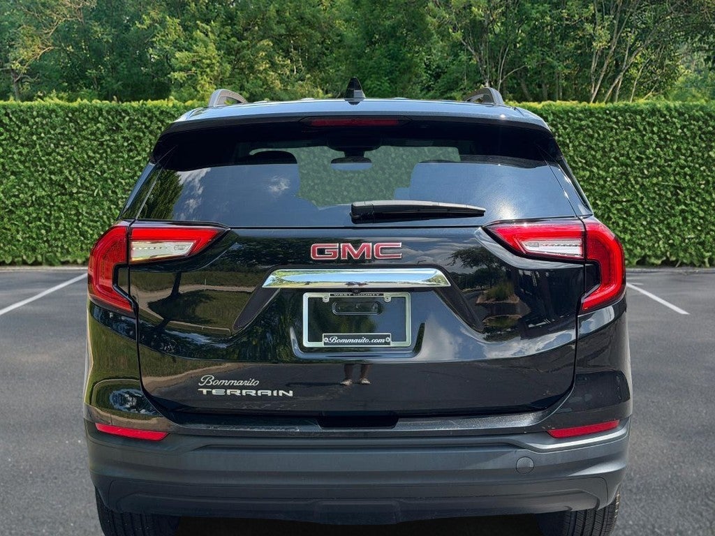 2022 GMC Terrain FWD 4dr SLE