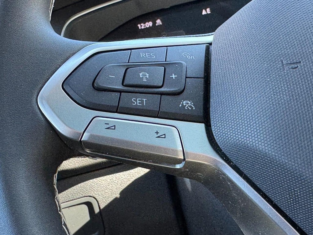 2023 Volkswagen Tiguan 2.0T SE 4MOTION