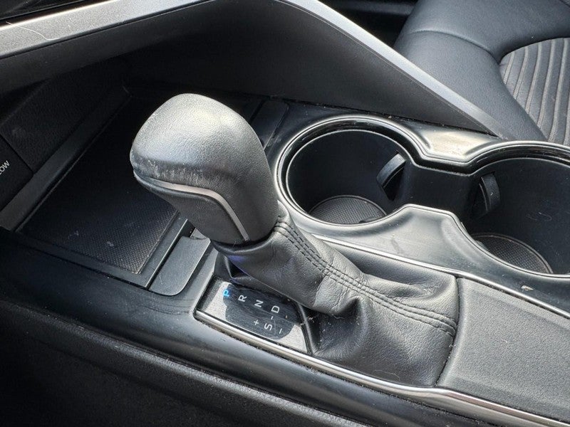 2019 Toyota Camry SE Auto