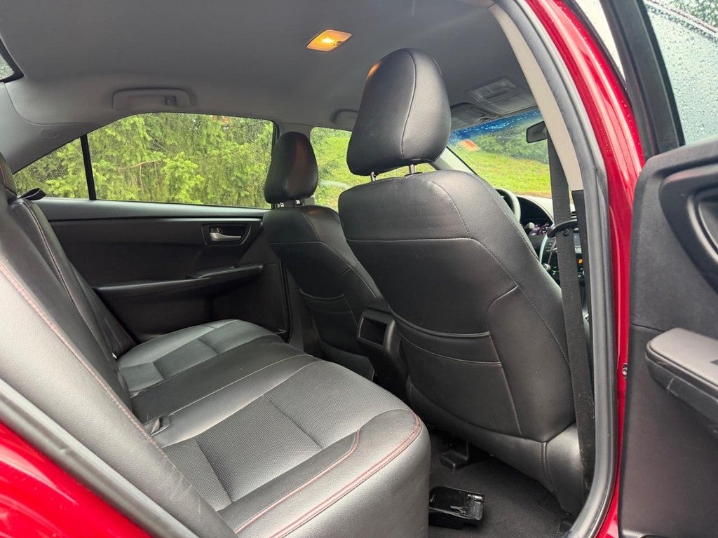 2015 Toyota Camry 4dr Sdn I4 Auto SE (Natl)
