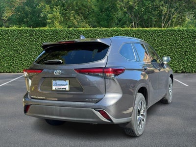 2021 Toyota Highlander XLE AWD (Natl)