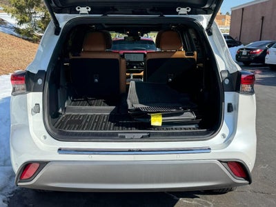 2024 Toyota Highlander Platinum AWD (Natl)