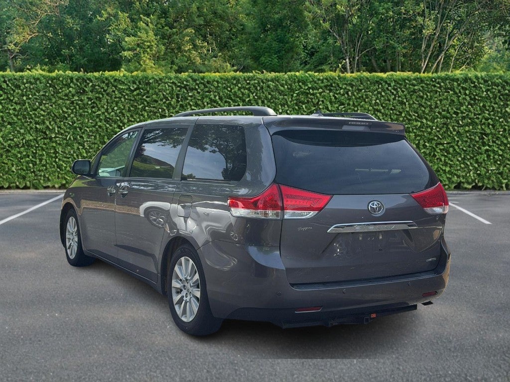 2011 Toyota Sienna 5dr 7-Pass Van V6 Ltd FWD (Natl)