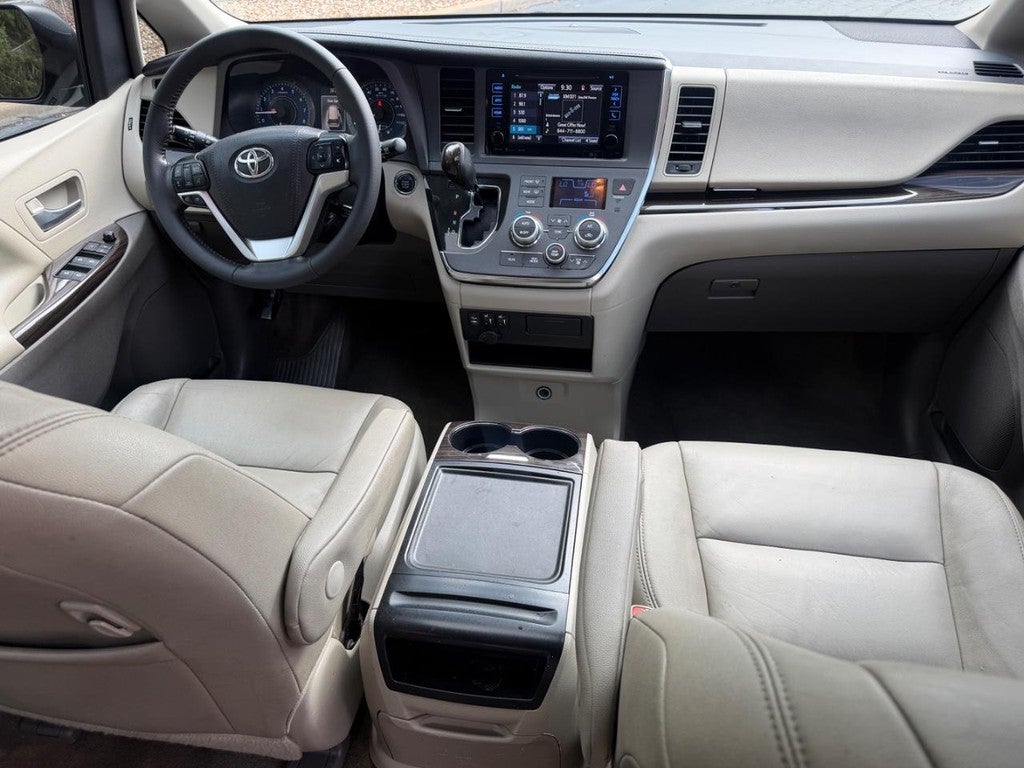 2017 Toyota Sienna Limited FWD 7-Passenger (Natl)