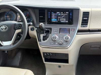 2017 Toyota Sienna Limited FWD 7-Passenger (Natl)