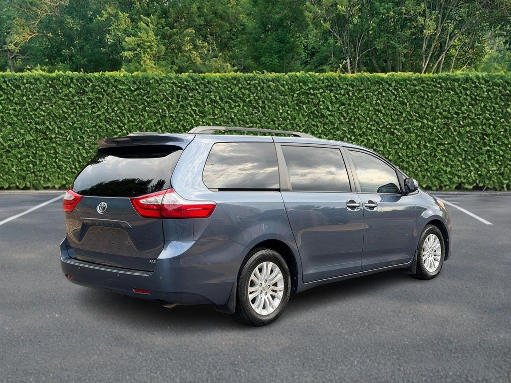 2017 Toyota Sienna Limited FWD 7-Passenger (Natl)