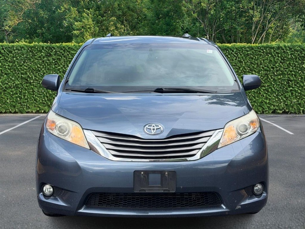 2017 Toyota Sienna Limited FWD 7-Passenger (Natl)