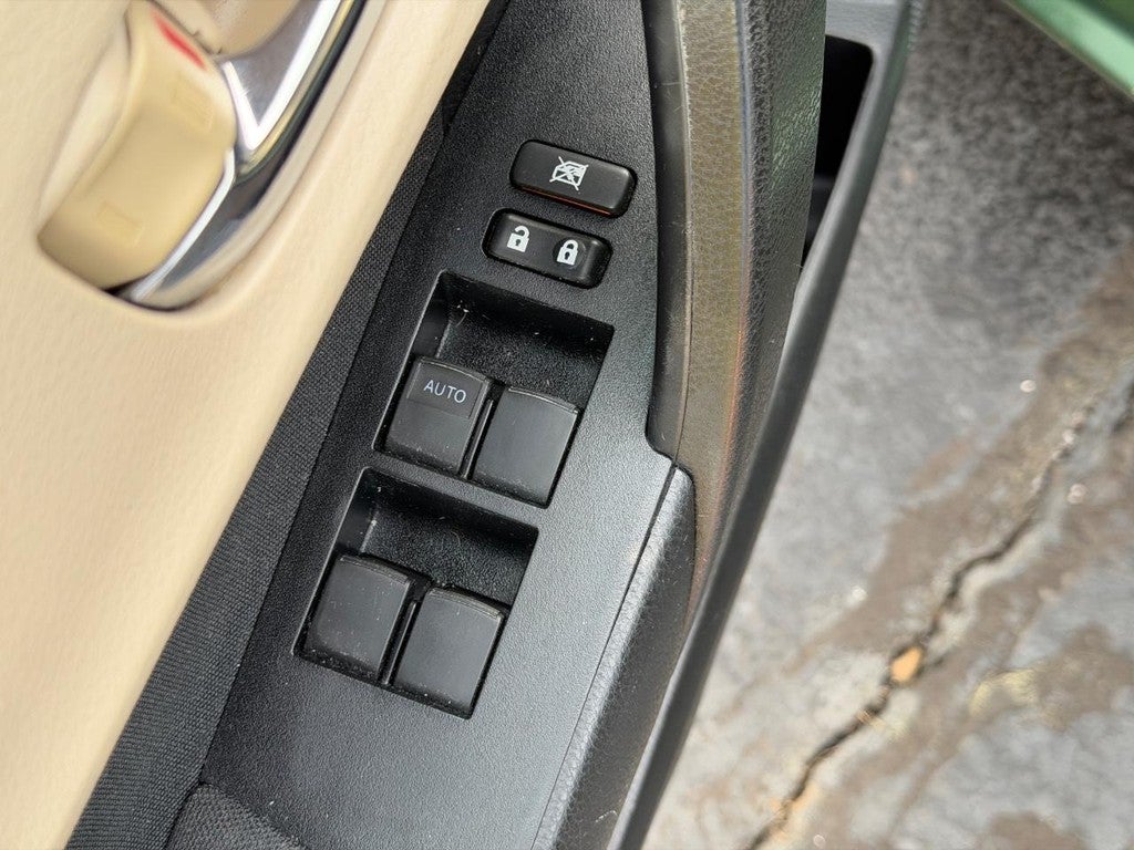 2015 Toyota Corolla 4dr Sdn CVT LE (Natl)