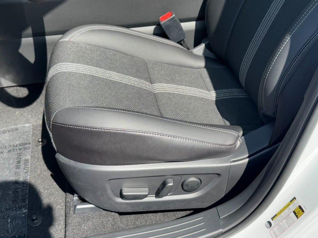 2026 Mazda Mazda CX-50 HEV Preferred AWD