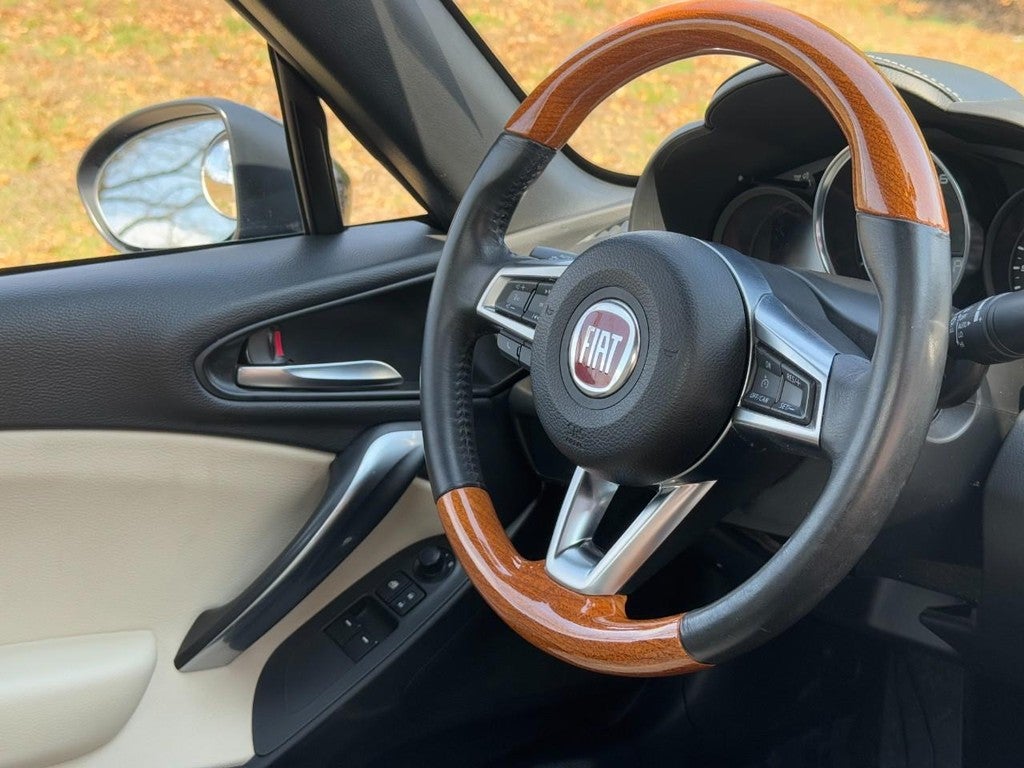 2019 FIAT 124 Spider Lusso Convertible