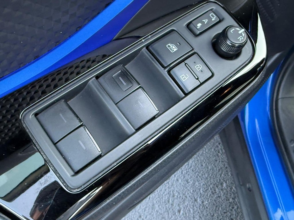 2020 Toyota C-HR XLE FWD (Natl)