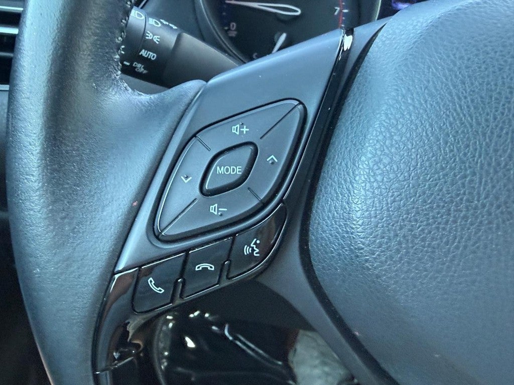 2020 Toyota C-HR XLE FWD (Natl)