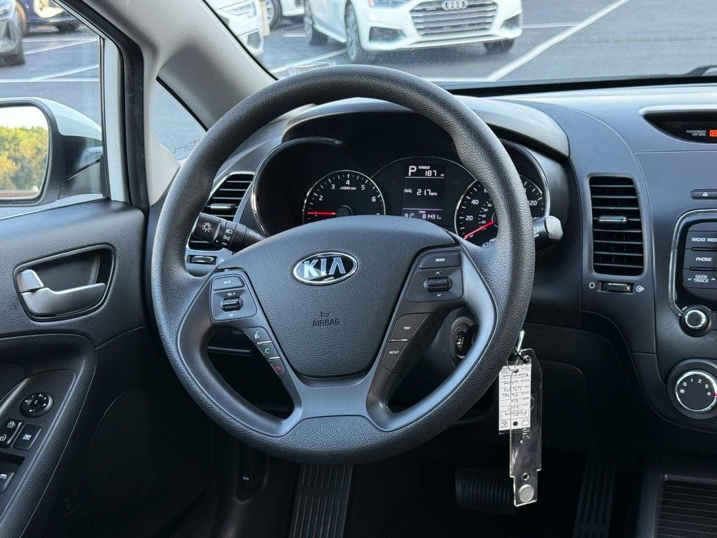 2017 Kia Forte5 LX Auto
