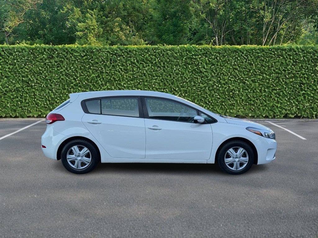 Used 2017 Kia Forte5 LX with VIN KNAFK5A81H5675373 for sale in Ellisville, MO