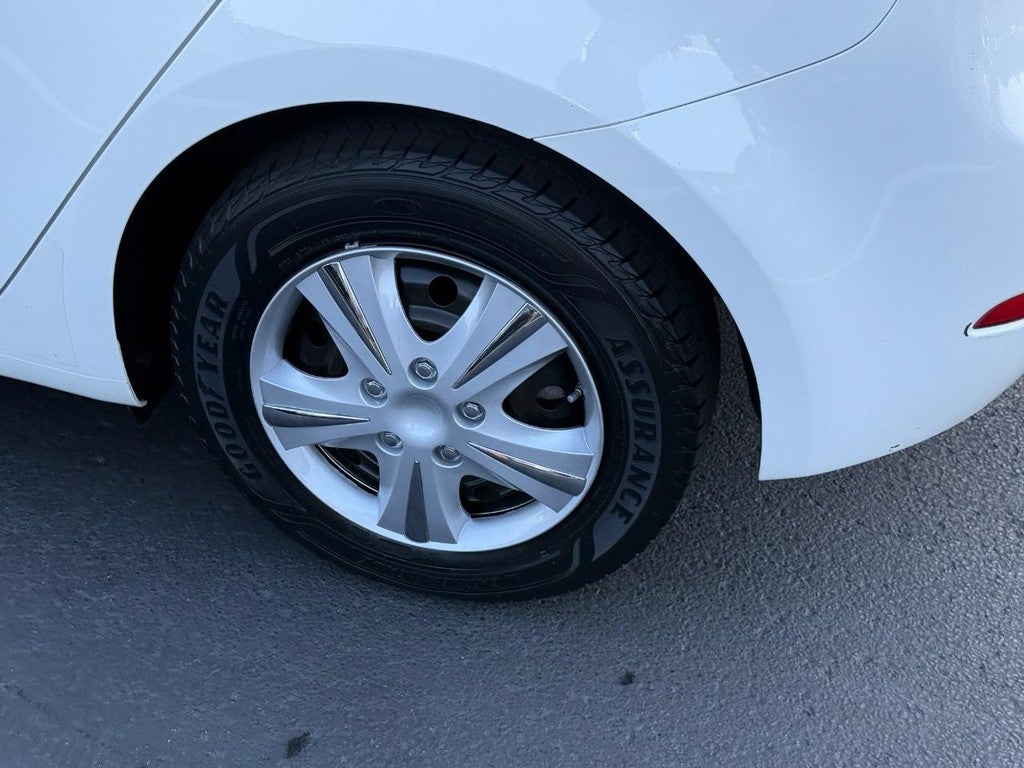 2017 Kia Forte5 LX Auto