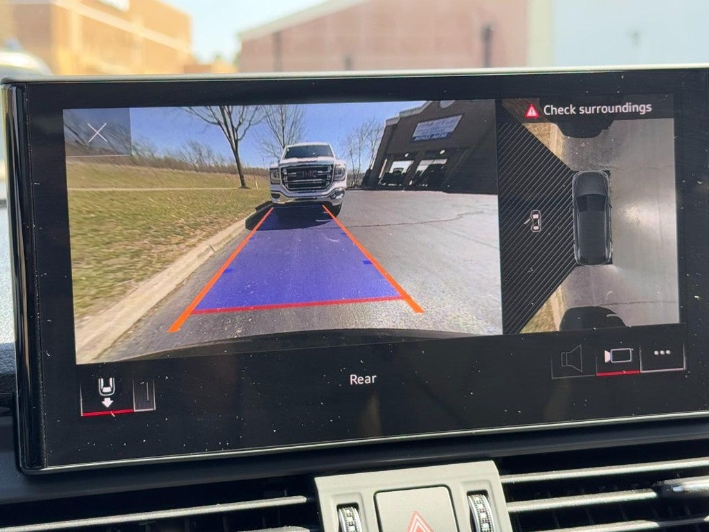 2025 Audi Q5 S line Premium Plus 55 TFSI e quattro