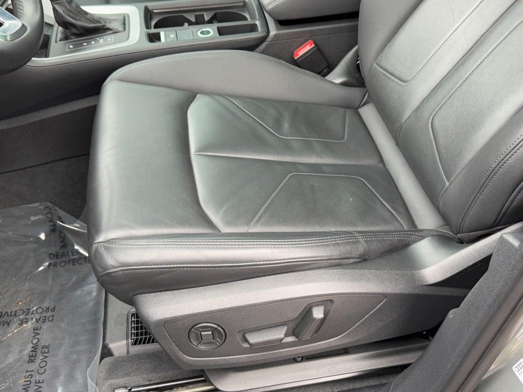 2022 Audi Q3 S line Premium Plus 45 TFSI quattro