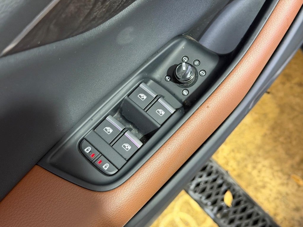 2022 Audi Q8 Premium Plus 55 TFSI quattro